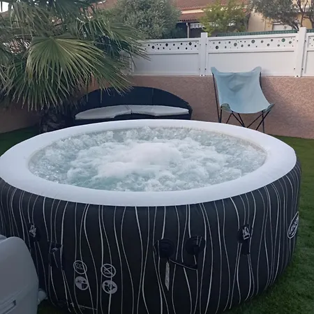 2 Lits Simples Piscine A La Plageplage Bed & Breakfast *